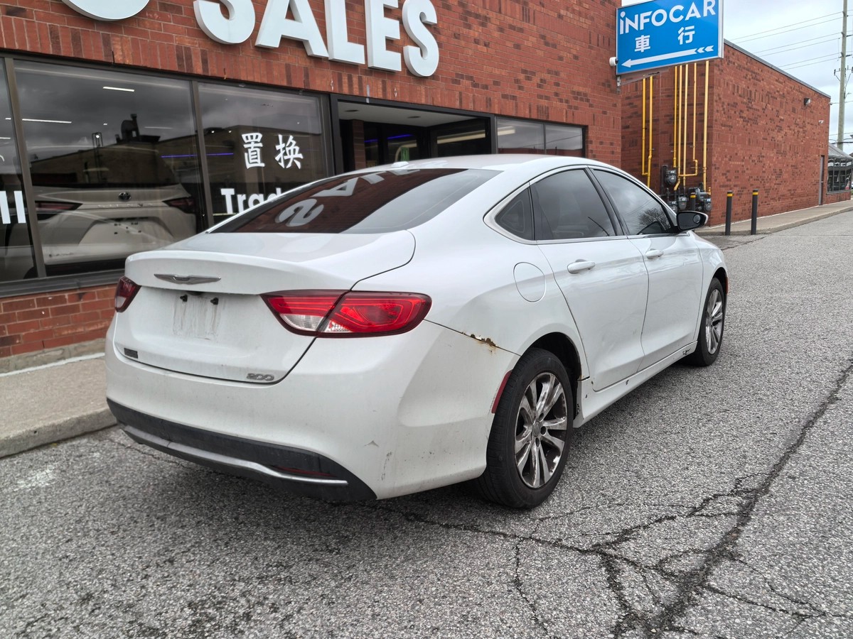 2015﻿ ﻿Chrysler﻿ ﻿200﻿ ﻿Limited64147581420675121