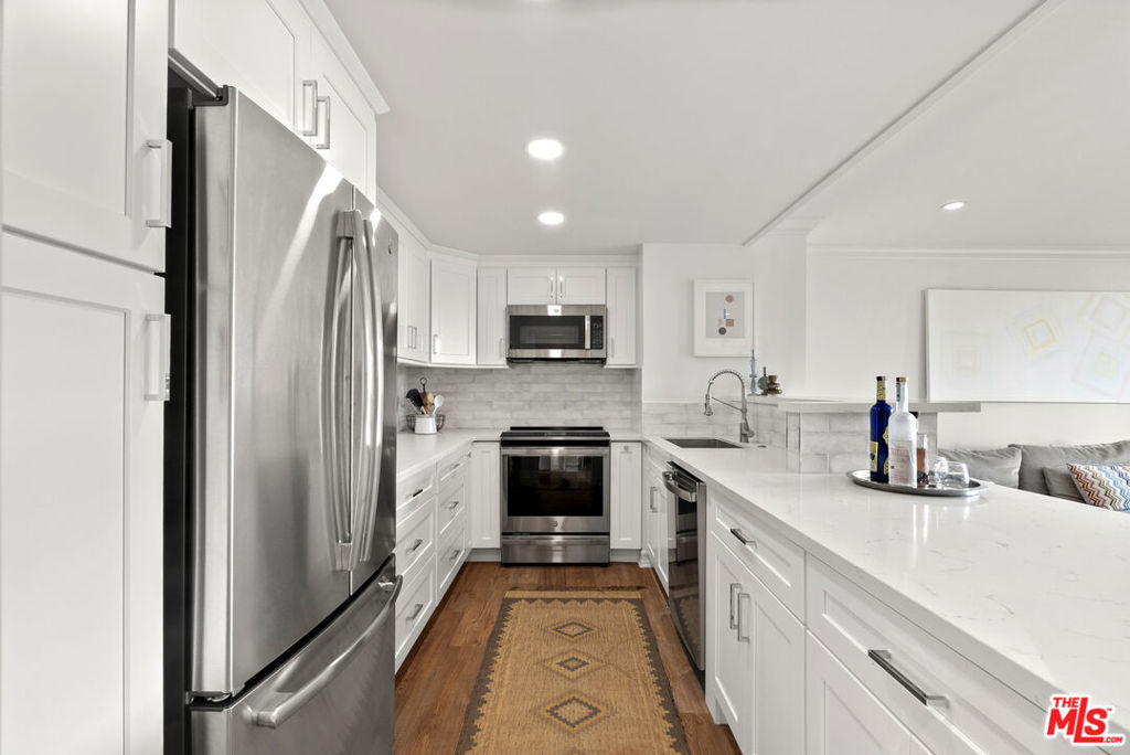 2160 Century Parkway 910 Los Angeles CA, 9006764088729946755120