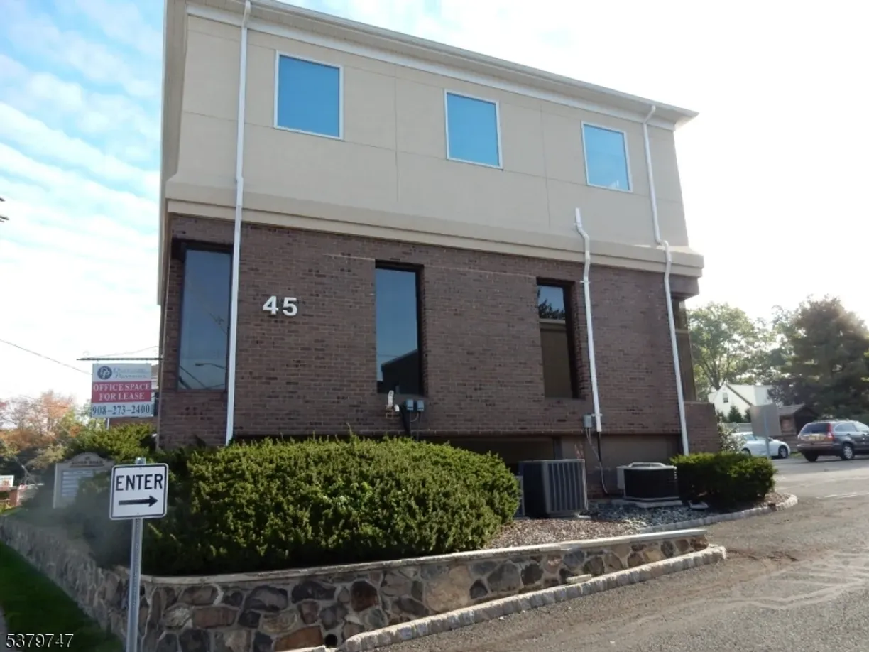 45 River Rd Summit City, NJ 07901