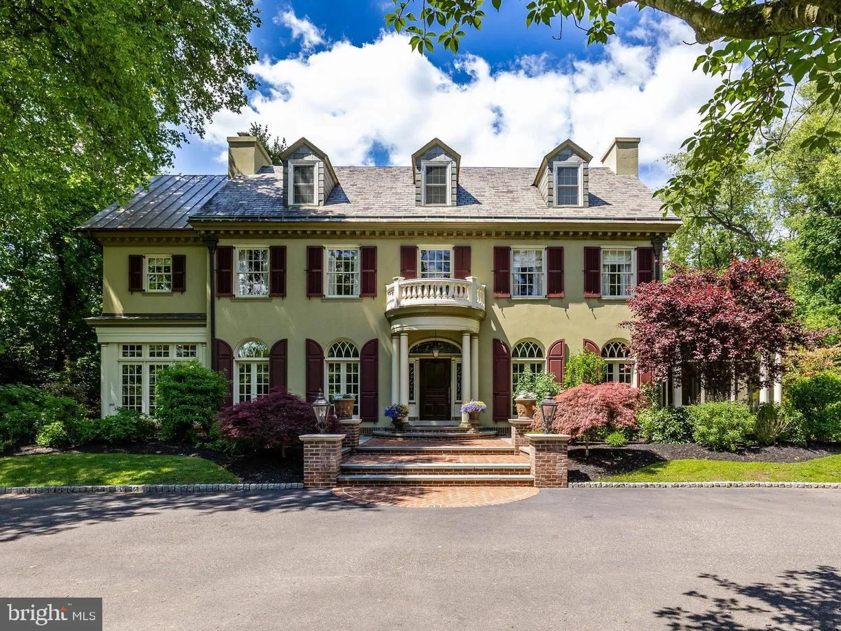205 E Central Ave