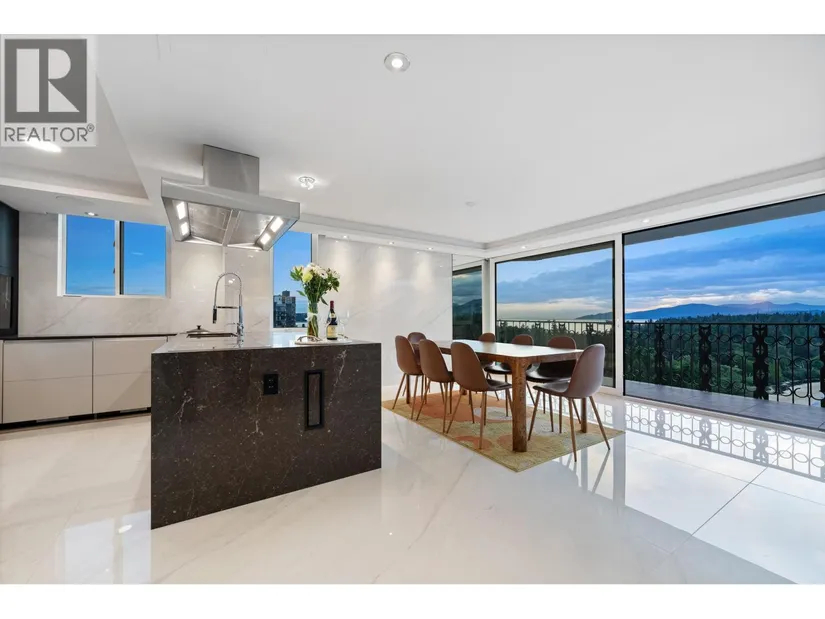 1501 845 Chilco Street, Vancouver, BC