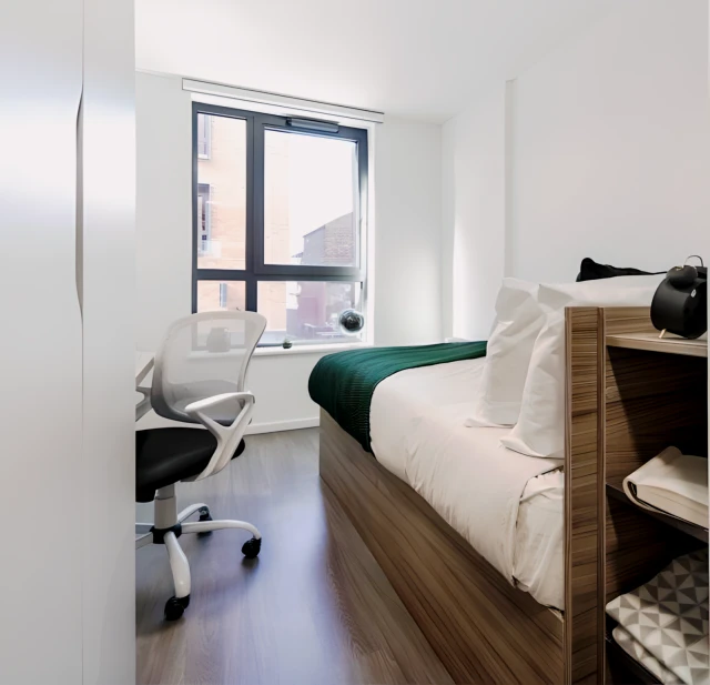 Cushy double ensuite bedroom close to Sheffield City Hall residence near 17 Hollis Croft, Sheffield