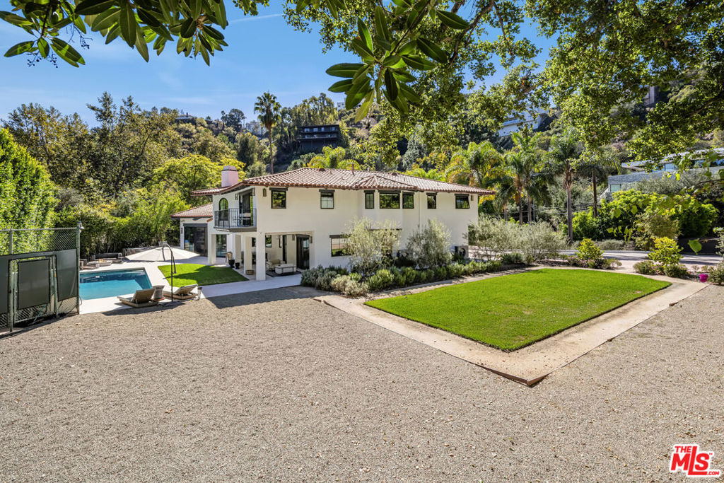 7651 Willow Glen Road, Los Angeles CA, 9004664122115416193121