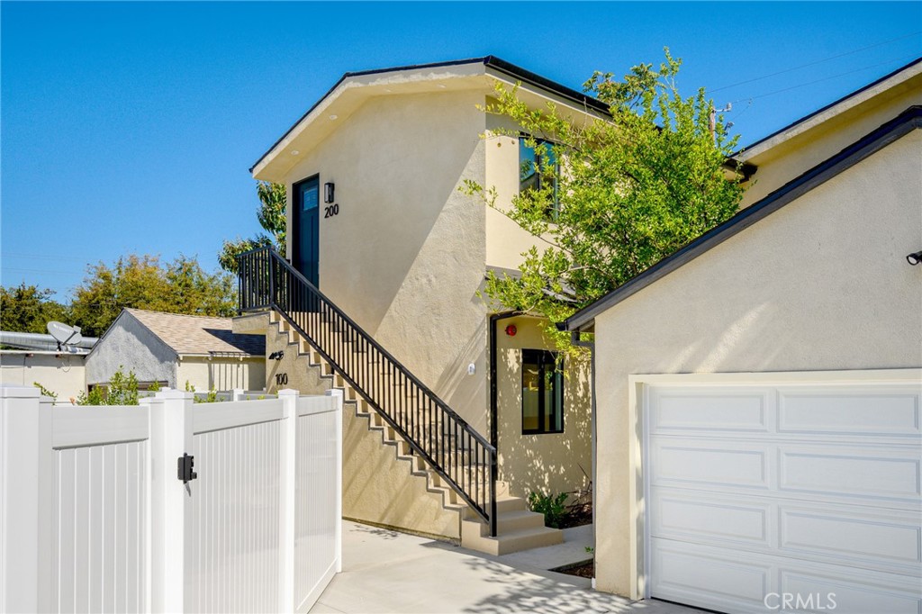 $3,600/month 1824 N Naomi 100 Burbank CA, 9150564134442413441120