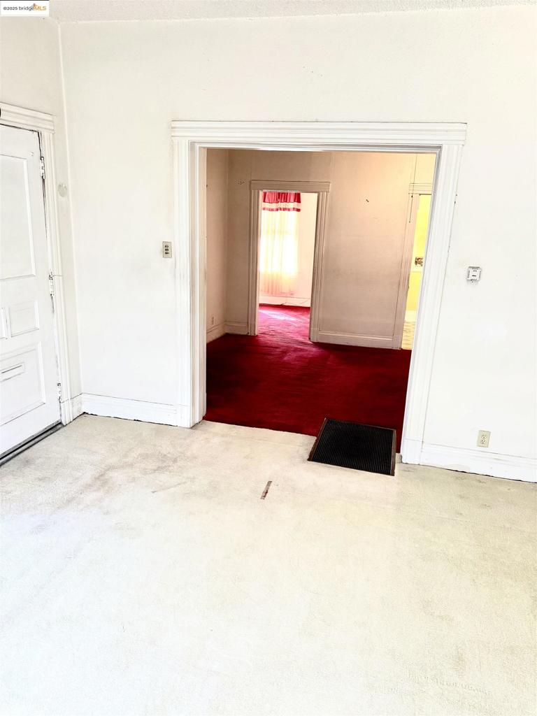 2823 S La Salle Ave, Los Angeles CA, 9001864065360424961122