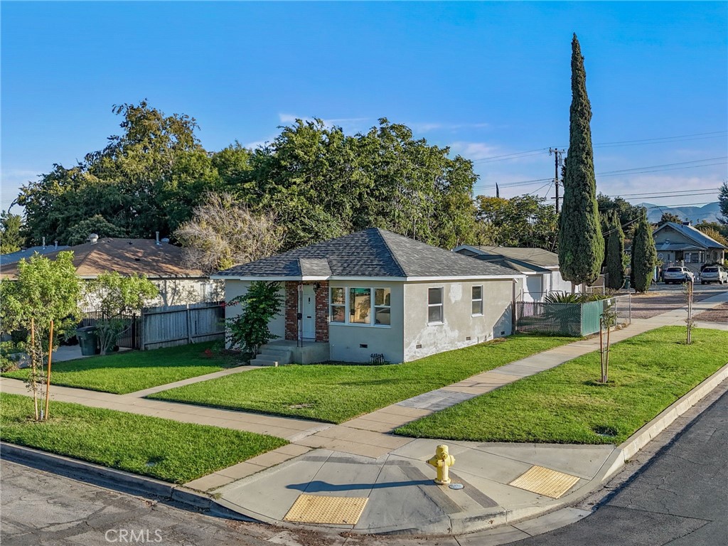 224 W Kendall, Corona CA, 9288264100076480643121