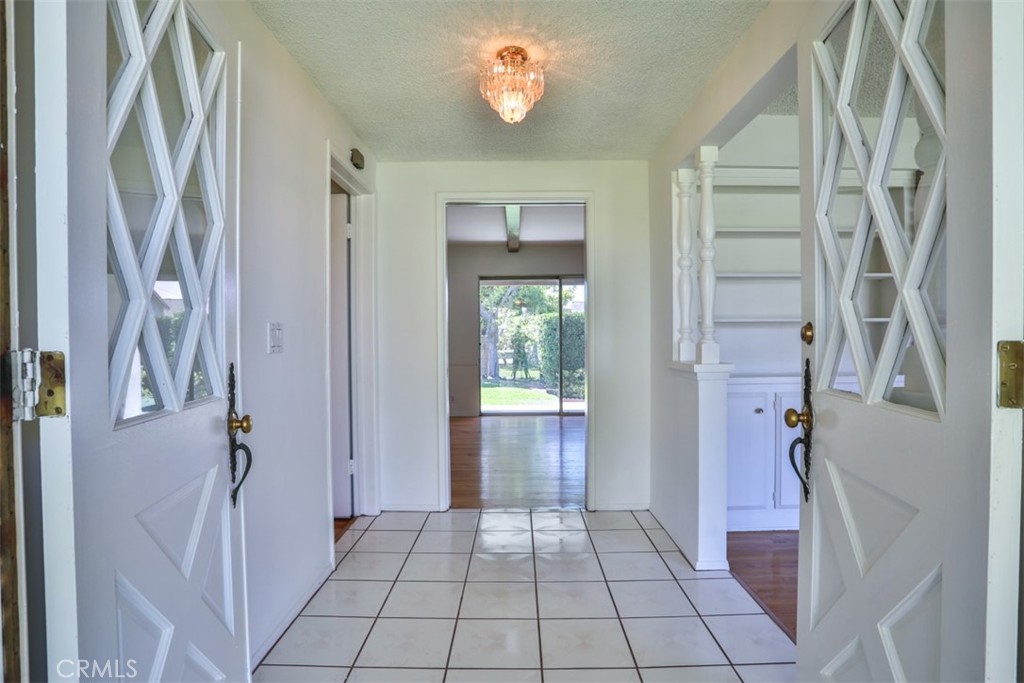 4700 Warner Avenue 1, Huntington Beach CA, 9264963637896005123120