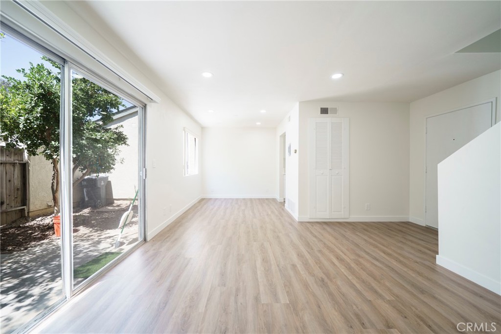 $3,200/mes 2702 SHELTON Street B Santa Ana CA, 9270764098621594755120