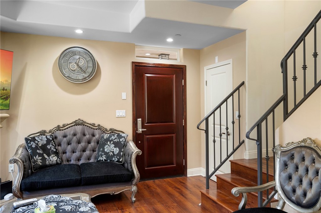 11323 Huston Street 1 North Hollywood CA, 9160164112470057730120