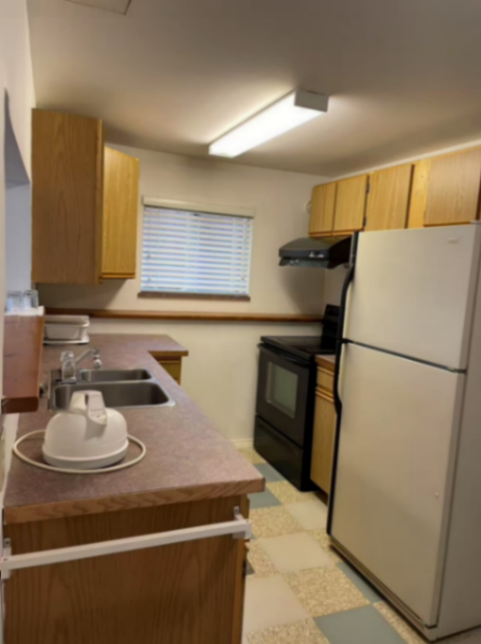 [South Surrey] Entire Second Floor for Rent in South Surrey Detached House: 3 Bedrooms633006221080331211