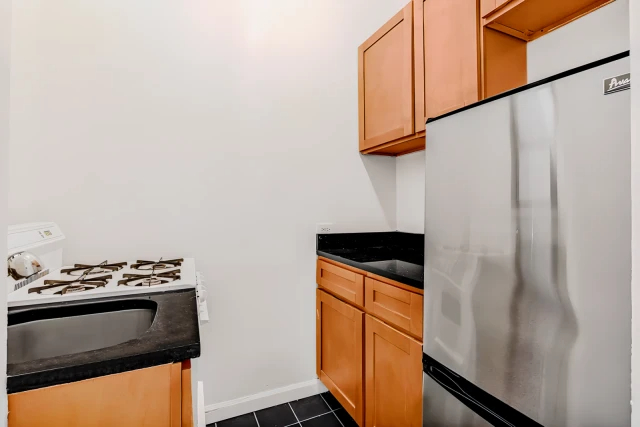 80 1/2 Jane Street63659441355905122