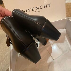 Givenchy Ankle Boots64331279904386122