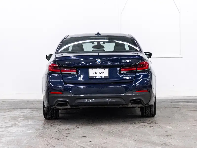 2022 BMW 5 Series64300132838146122