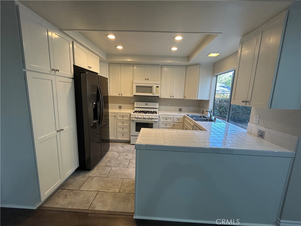 14 Pebblepath Irvine CA, 9261463647266624001122