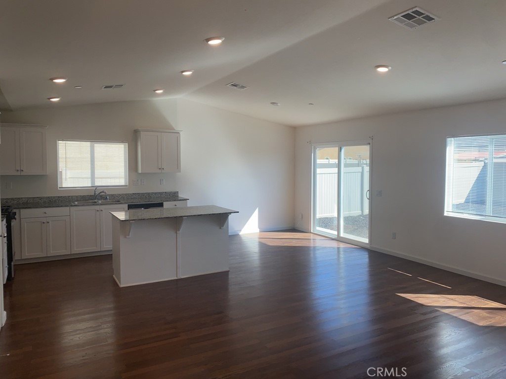 365 White Gate Place San Jacinto CA, 9258363711371496323120
