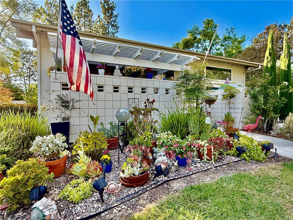 199 Avenida Majorca C, Laguna Woods CA, 9263764065450832897120