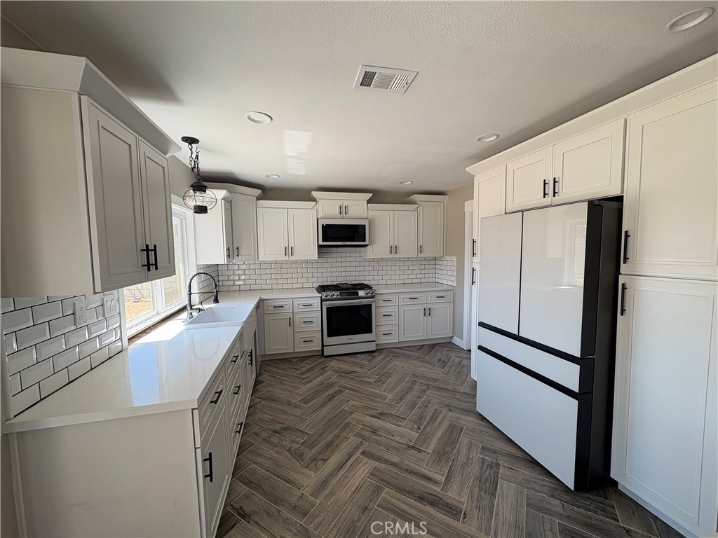14529 La Habra Victorville CA, 9239263866212216963120