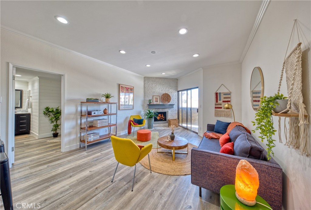 1706 Colby Avenue 301, Los Angeles CA, 9002563878541406465120