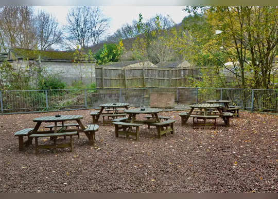 Carr Mills, Leeds64289496564866124