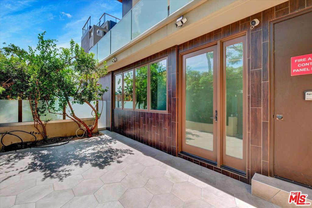 1249 N Formosa Avenue, West Hollywood CA, 9004663865655664641122