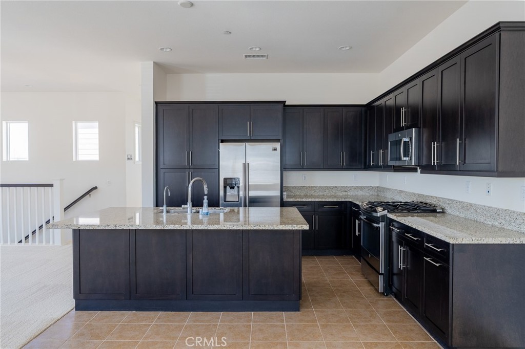 231 Follyhatch Irvine CA, 9261864112685456897122