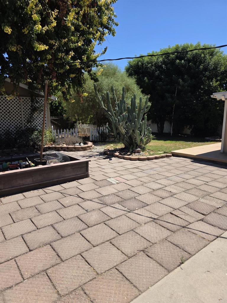 7748 DeSoto Street, Canoga Park CA, 9310463624230513155122