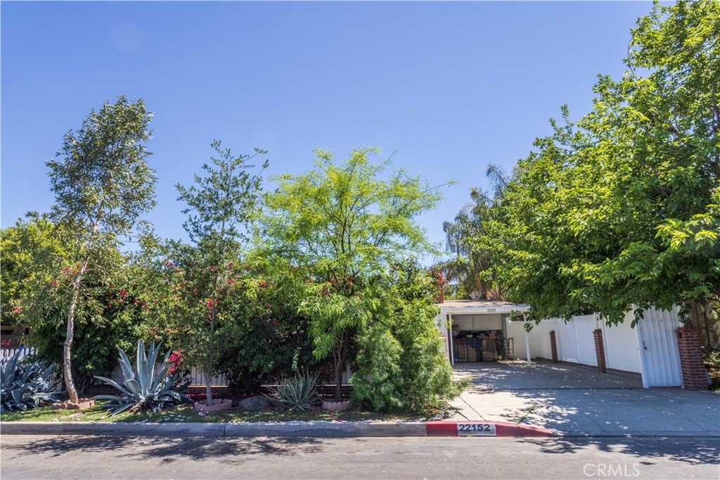 22152 Schoolcraft Street, Canoga Park CA, 9130363701430645891121