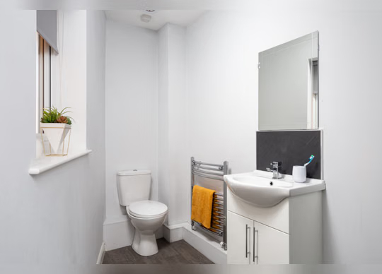 Royal Park, Leeds  Three Bed Flat