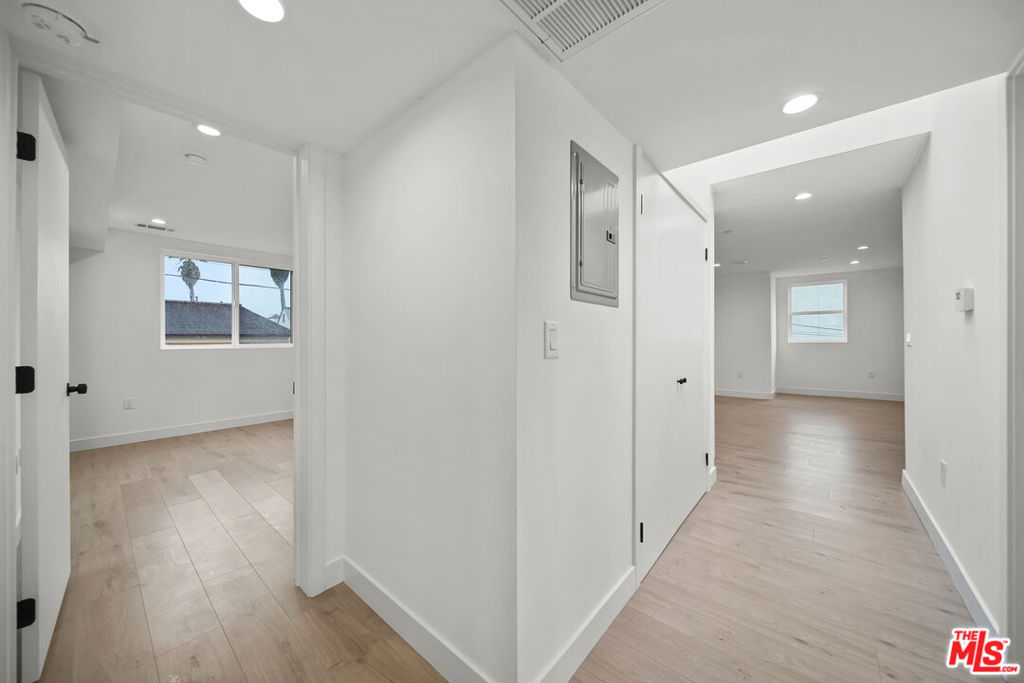 171 S Hoover Street Los Angeles CA, 9000464101834715651122