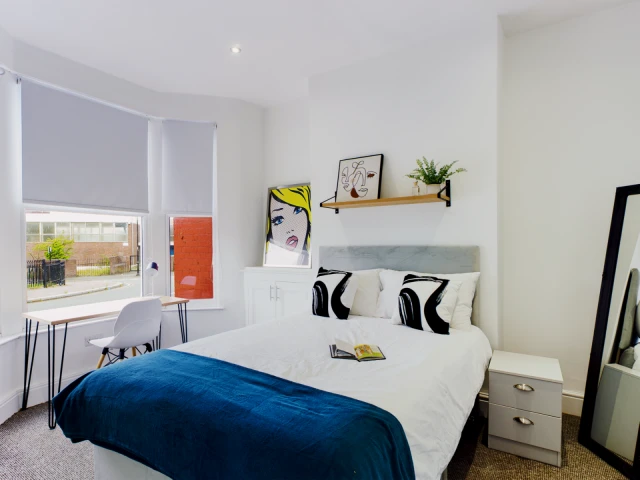 9 Bedroom House 76 Burleigh Street, Manchester