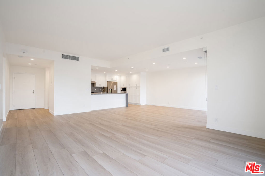 600 W 9th Street 1509 Los Angeles CA, 9001564122544009347121