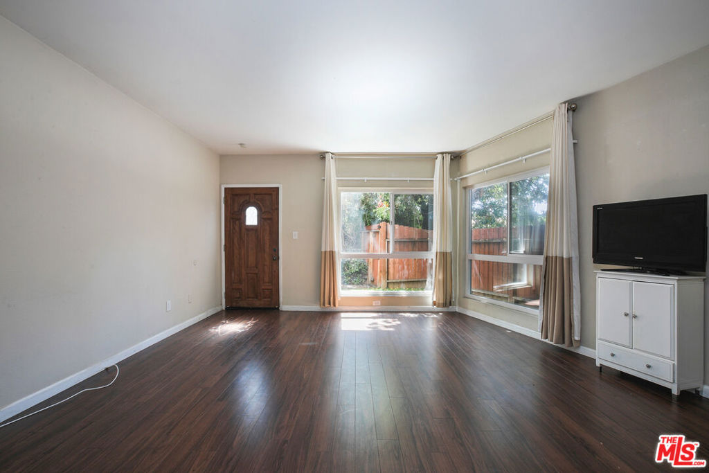 5401 W Olympic Boulevard 1 Los Angeles CA, 9003664113052785409122
