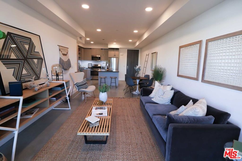 453 S Kenmore Avenue 702 Los Angeles CA, 9002064108118103554122