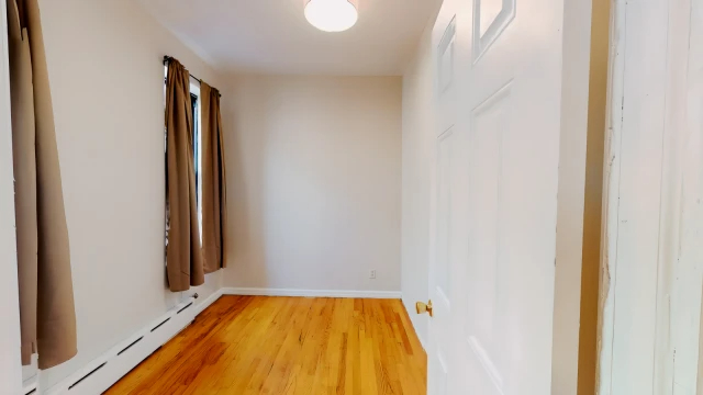 Upper West Side: #75763449440057473121