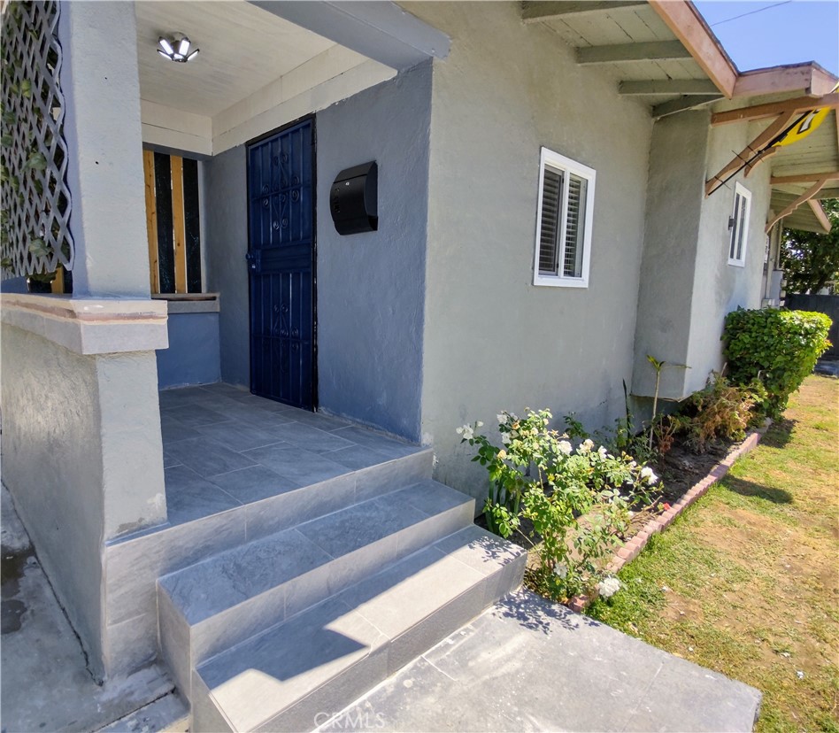 5256 McKinely Ave Los Angeles CA, 9001164119083394050121