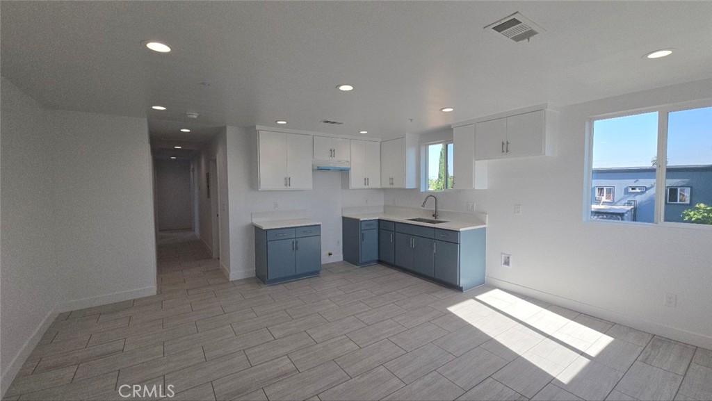 $3,300/month 10413 Avalon Boulevard Los Angeles CA, 9000364076286678403122