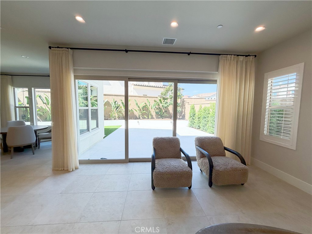 115 mossvine Irvine CA, 9261863866301106051121