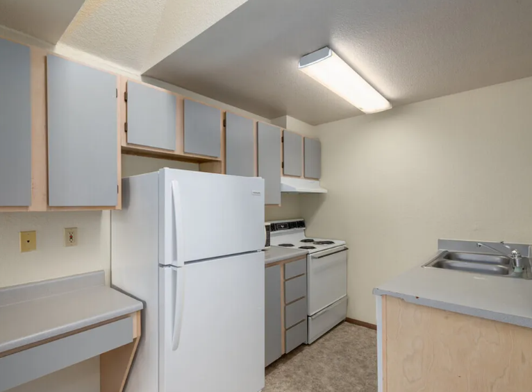 Cedar Apartments63415082608771120