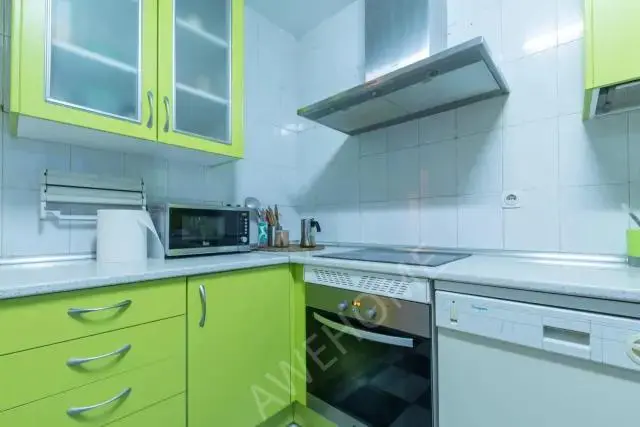 Cool double bedroom near Las Ventas Metro station