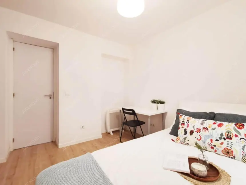 Double bedroom near Real Academia de Belas-Artes de São Fernando
