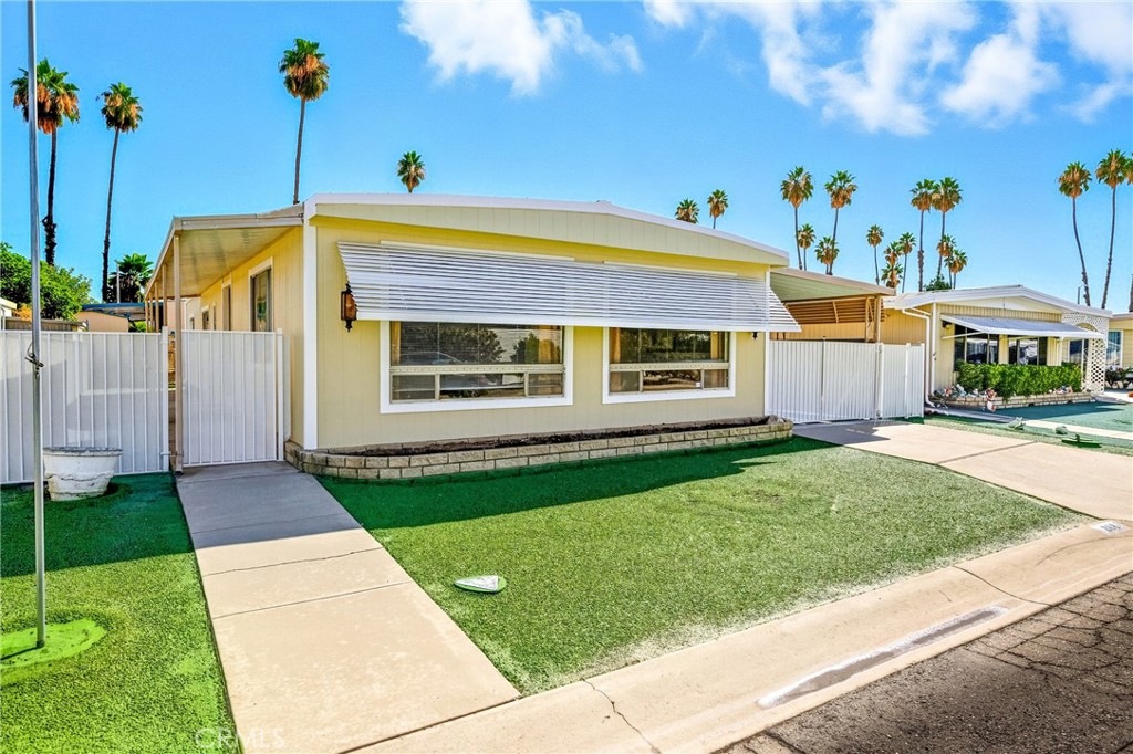868 Santo Tomas Hemet CA, 9254564090324665475120