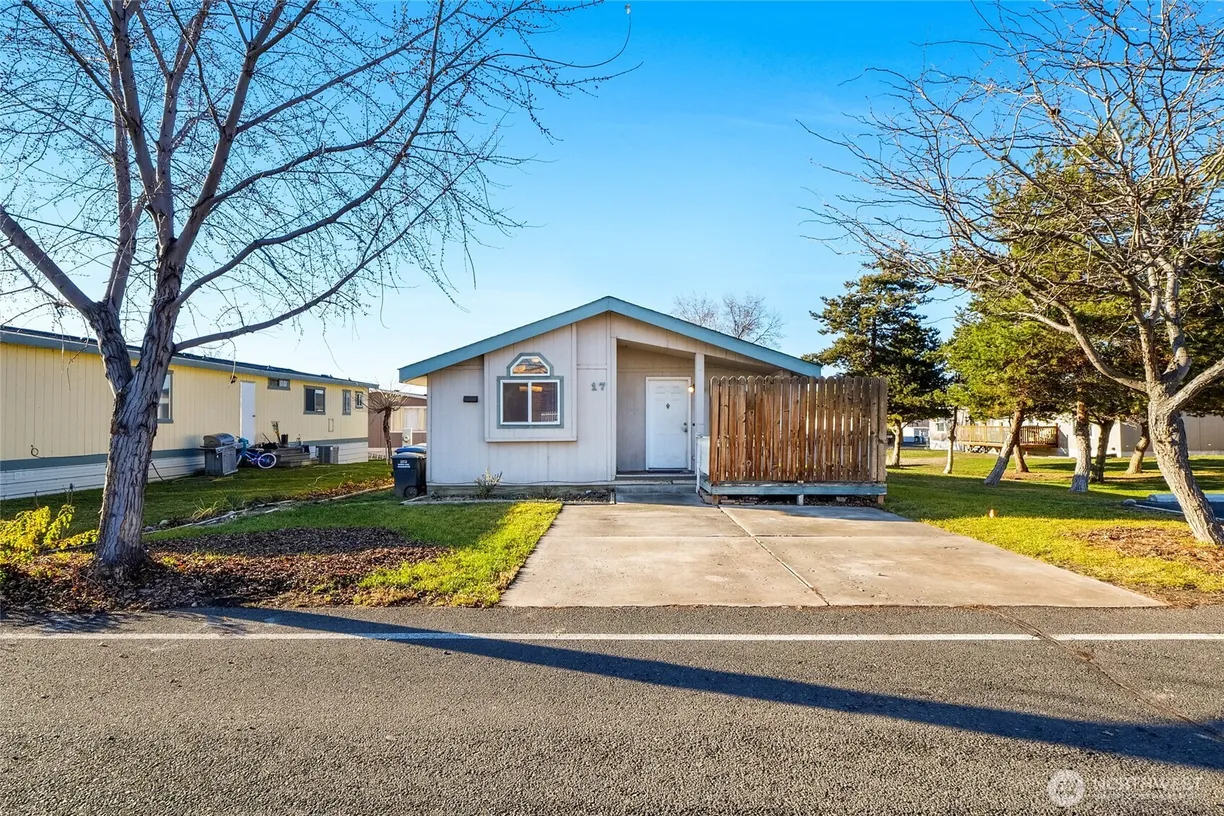 900 N Grape Drive, 17