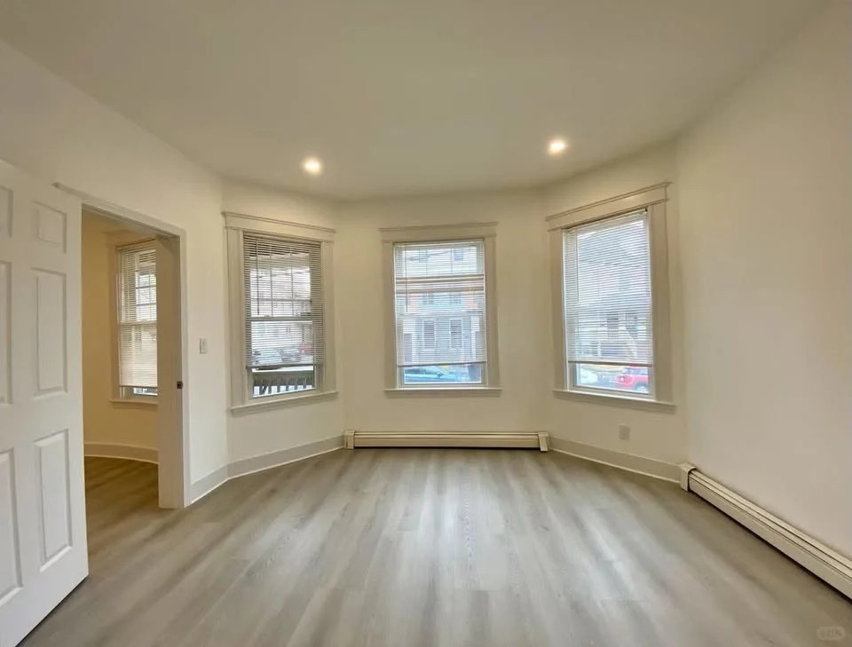 Waltham Super New Room Available Immediately63689340425475121