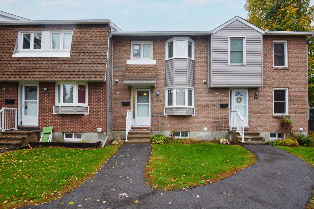 1771C LAMOUREUX Drive