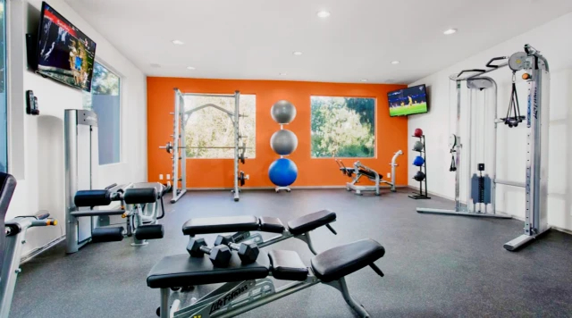 AVA Studio City63449425882753121