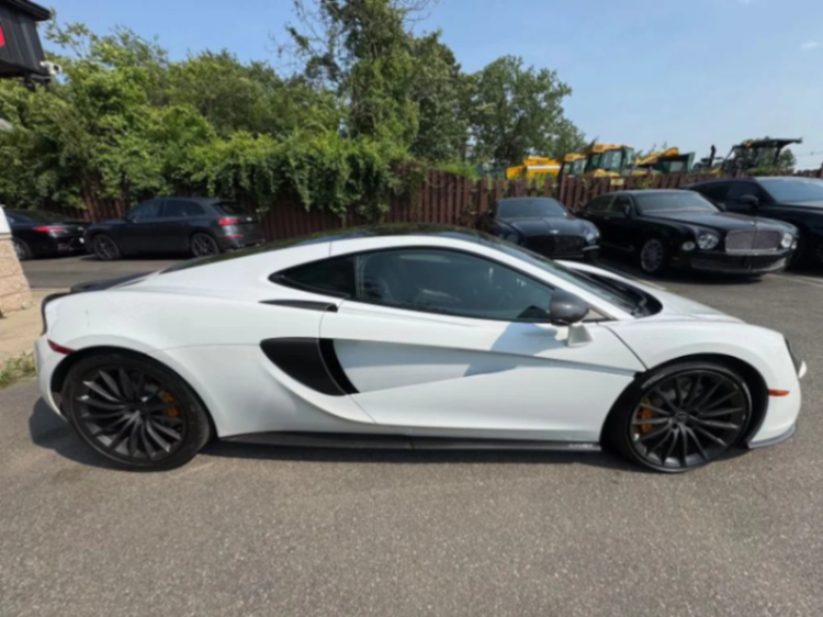 Pre-Owned 2017 Mclaren 570GT Coupe 2D63282464562307121