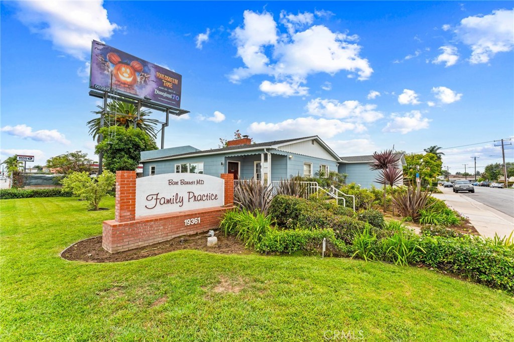19361 Beach, Huntington Beach CA, 9264863878627549955121