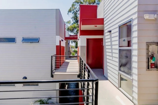 1241 West 37th Place63589874988289121