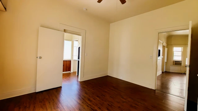 1195 W 30th St63581904481027121