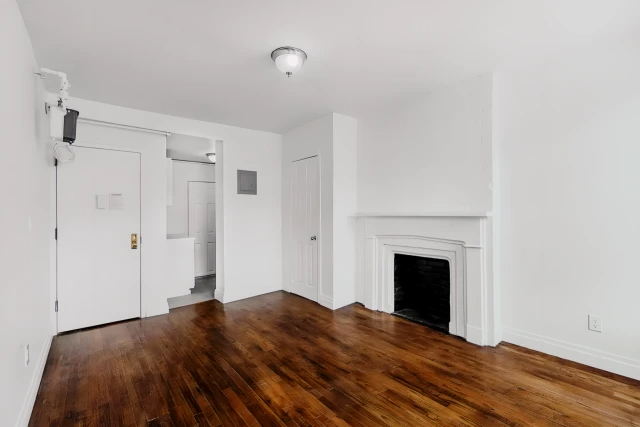 20 Cornelia Street63659698792835122